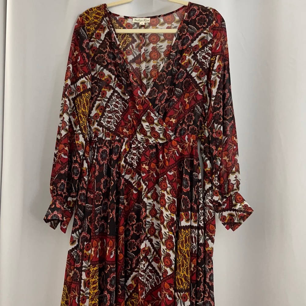 Maxi flowy dress with breathable fabric. Size S